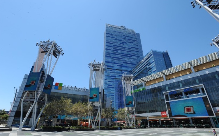 World famous Nokia Theater in Los Angeles is now known as the Microsoft Theater World famous Nokia Theater in Los Angeles is now known as the Microsoft Theater