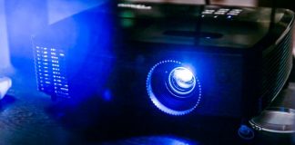 How To Configure A Projector On Windows 10? projector