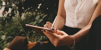 5 Key Parameters to Writing a Scholarship Essay that Will Win tech gadgets architecture