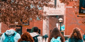 Top Reasons to Use Windows 10 in Your Classroom students