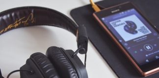 The Benefits of Trap Sample Packs headphones