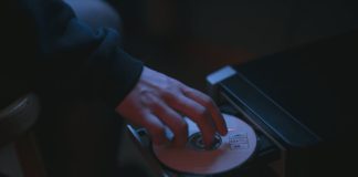 Woman jailed for using pirated Windows Operating System copies